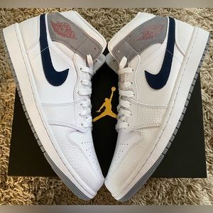 Jordan 1 Mid Paris men’s size 11
